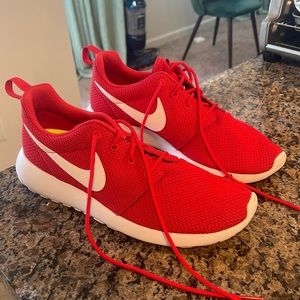 Red Nikes size 10